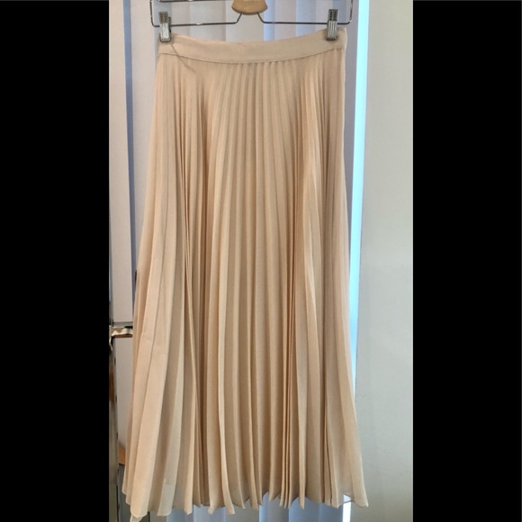 ALICE + OLIVIA Essie Pleated Midi Skirt - Picture 2 of 6